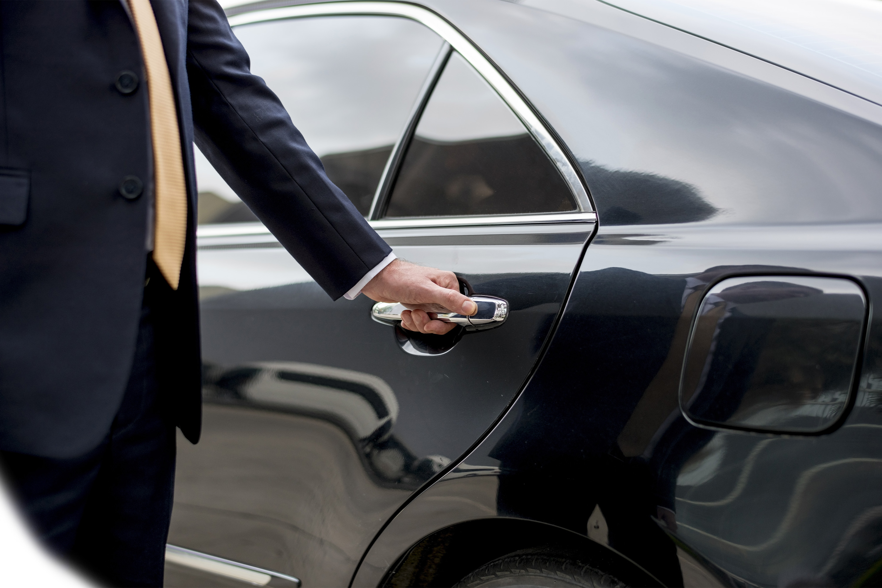 Our VIP rides pick you up from the airport and give you a comfortable ride to your hotel